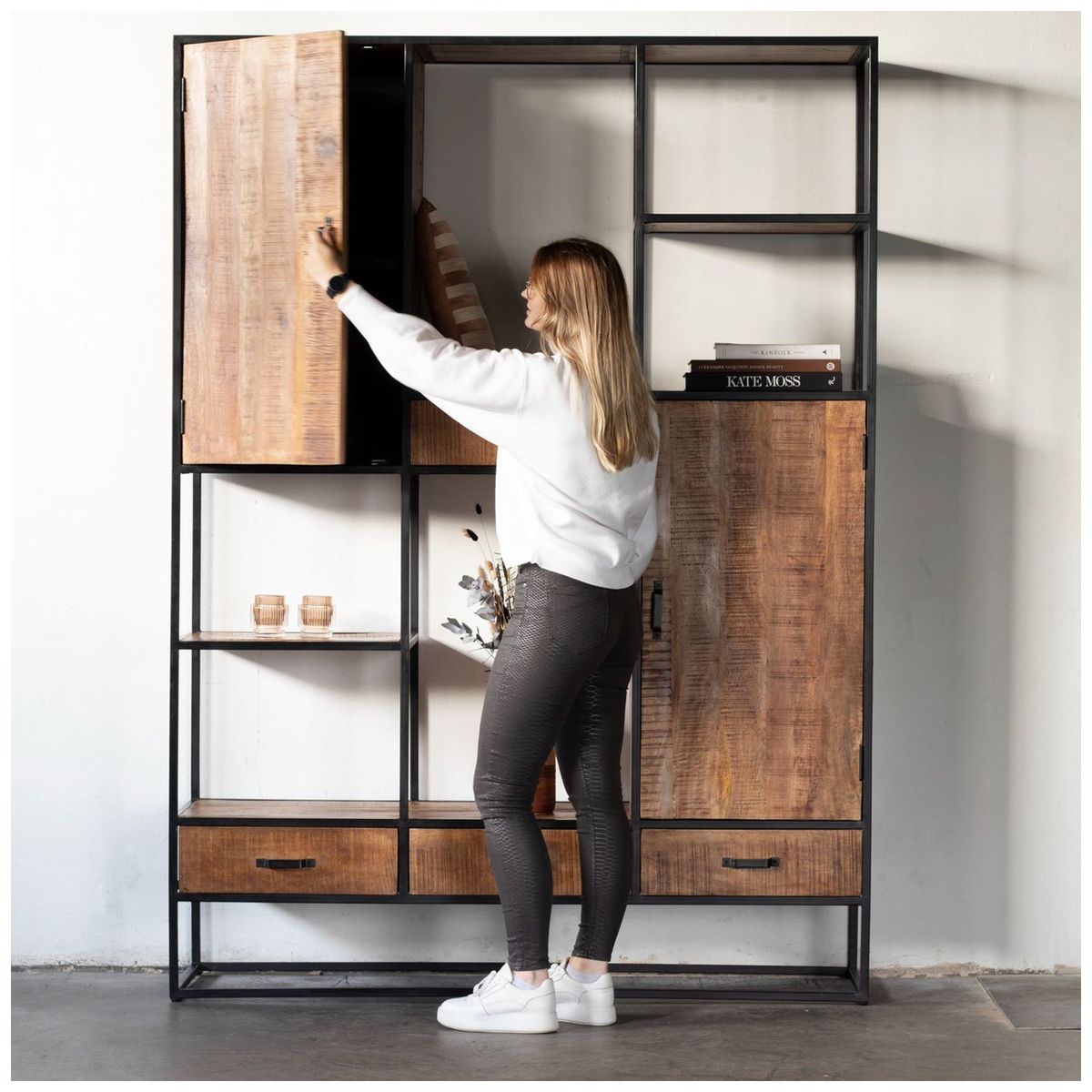 VENTITAS HOME - Librero Industrial Dominiqué Ventitas Home Caramelo