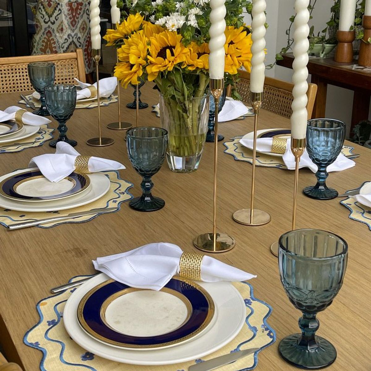 SOBREMESA HOME AND LIVING - Individual de tela redondo y bordado Monina