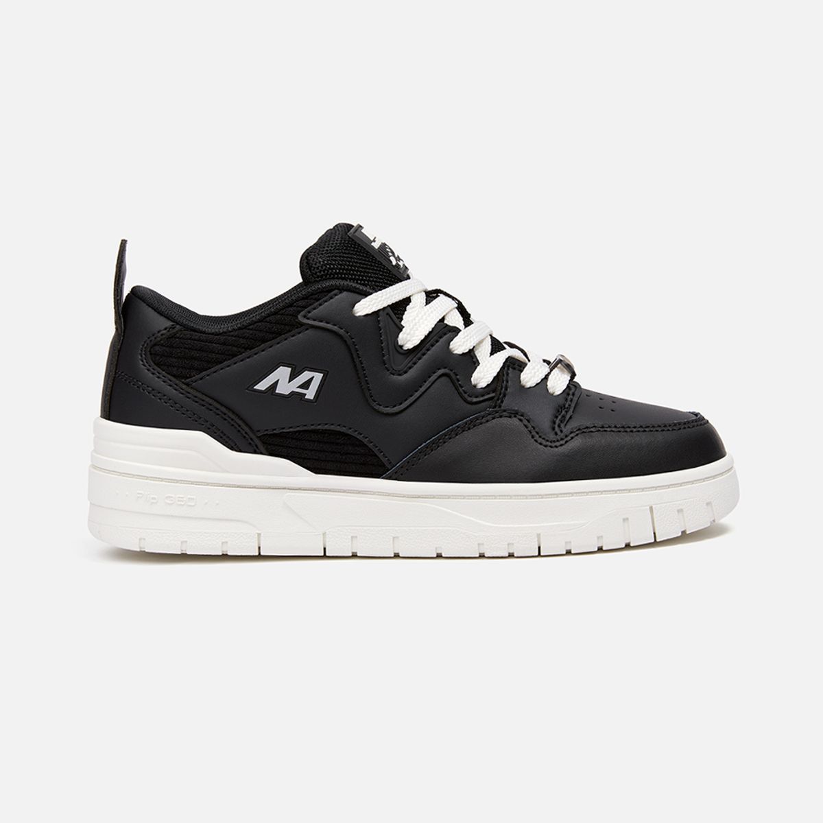 NEW ATHLETIC - ZAPATILLAS NEW ATHLETIC SKATEBOARDING FLIP22 NEGRO CON BLANCO PARA MUJER