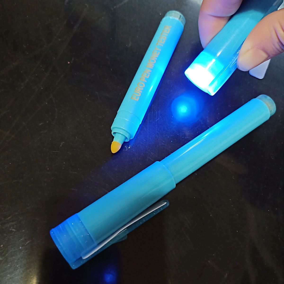 GENERICO - PLUMON 2 EN 1 DETECTOR DE BILLETES