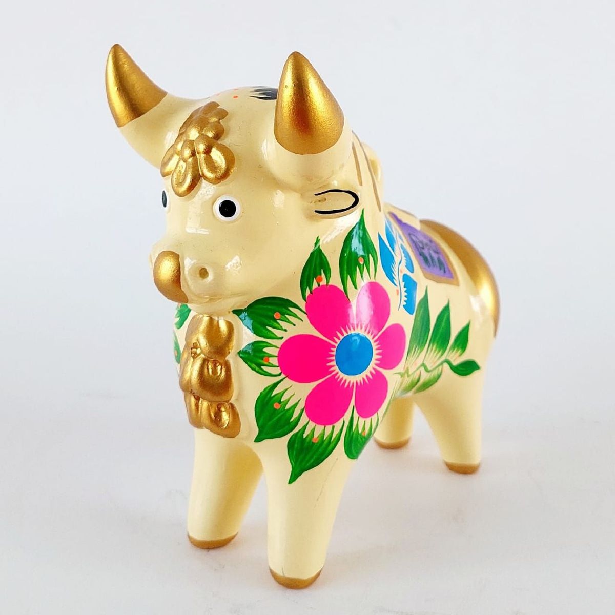 GENERICO - Toritos de Pucara color marfil