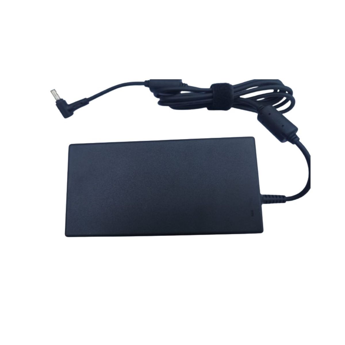 ASUS - Cargador Asus 19.5 V.  11.8 A.  230w. 6.0 X 3.7mm. ROG STRIX.