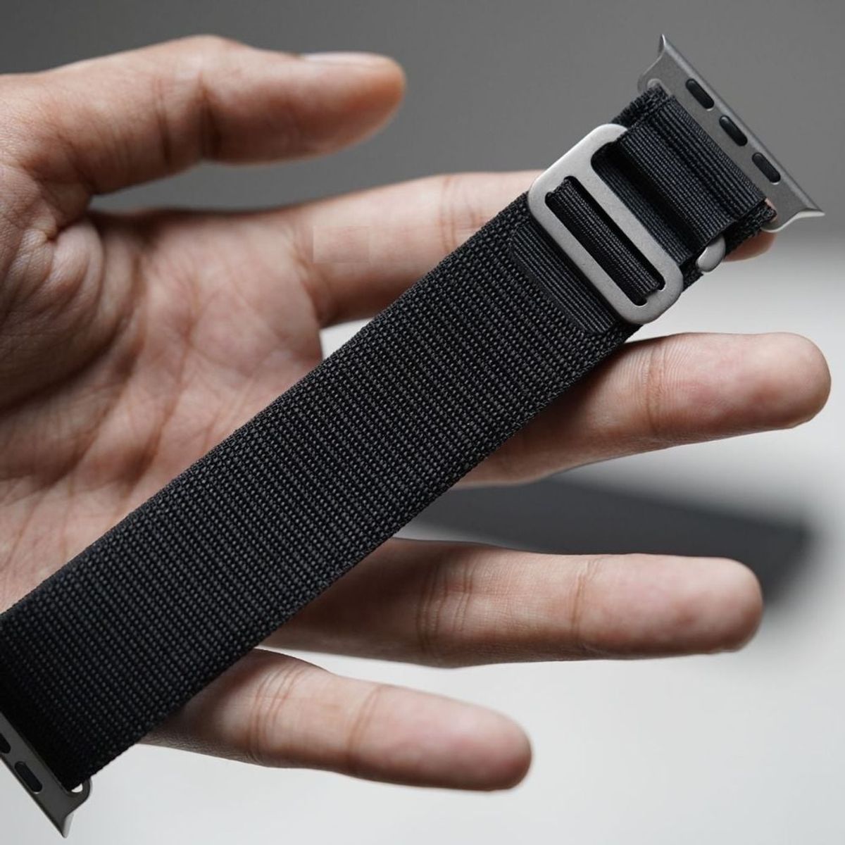 OEM - Correa Alpine Loop Ultra para Apple Watch Color Negro