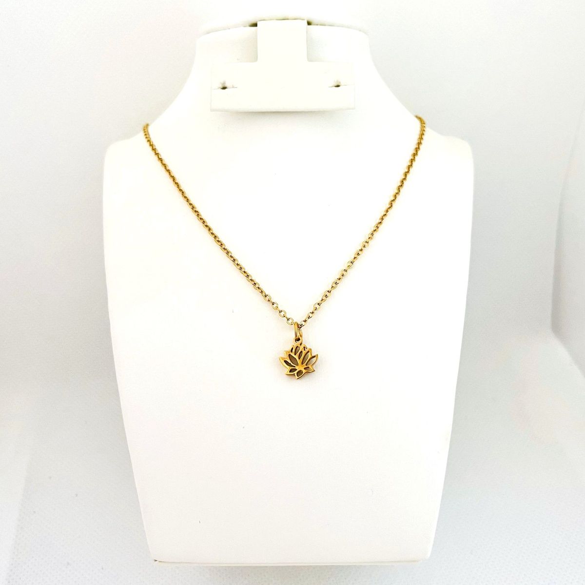 GENERICO - Collar de Acero Flor de Loto Cristales 43 cm