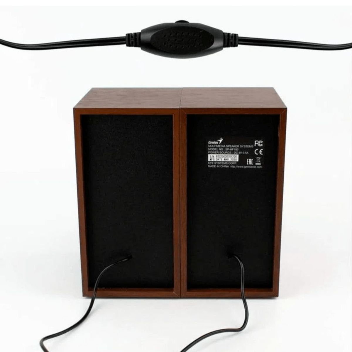 GENIUS - PARLANTE PARA PC GENIUS SP-HF180 USB POWER 6W DISEÑO MADERA