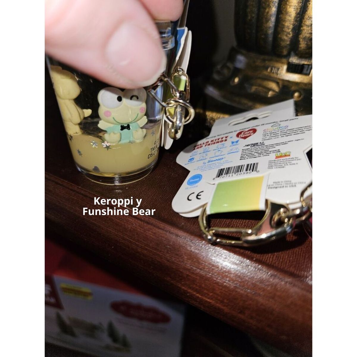 HELLO KITTY - Llavero Keroppi y Felizosito Hello Kitty Friend x Care Bears