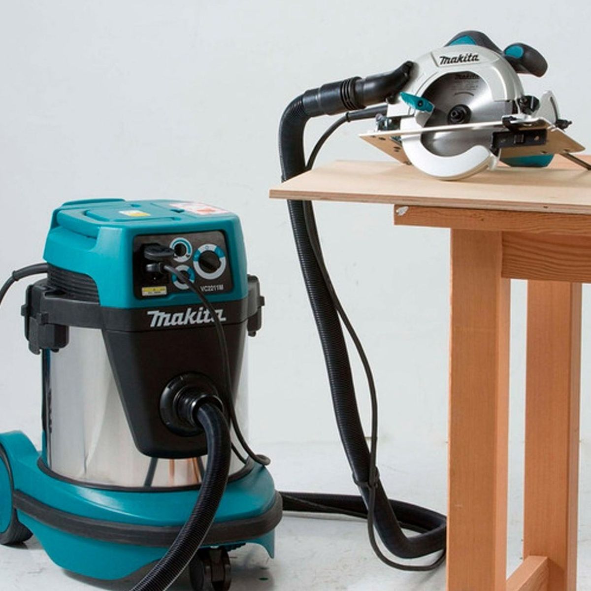 MAKITA - Aspiradora Industrial Makita 32L Húmedo Seco 1050W VC3211H