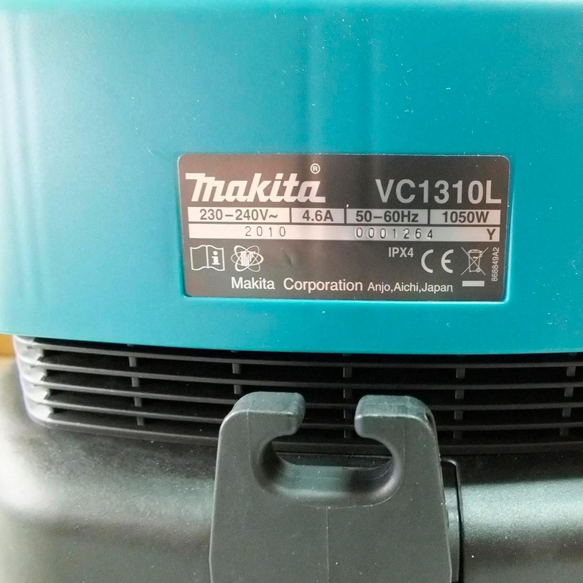 MAKITA - Aspiradora Húmedo y Seco Polvo 13L Agua 7L Makita VC1310LX1