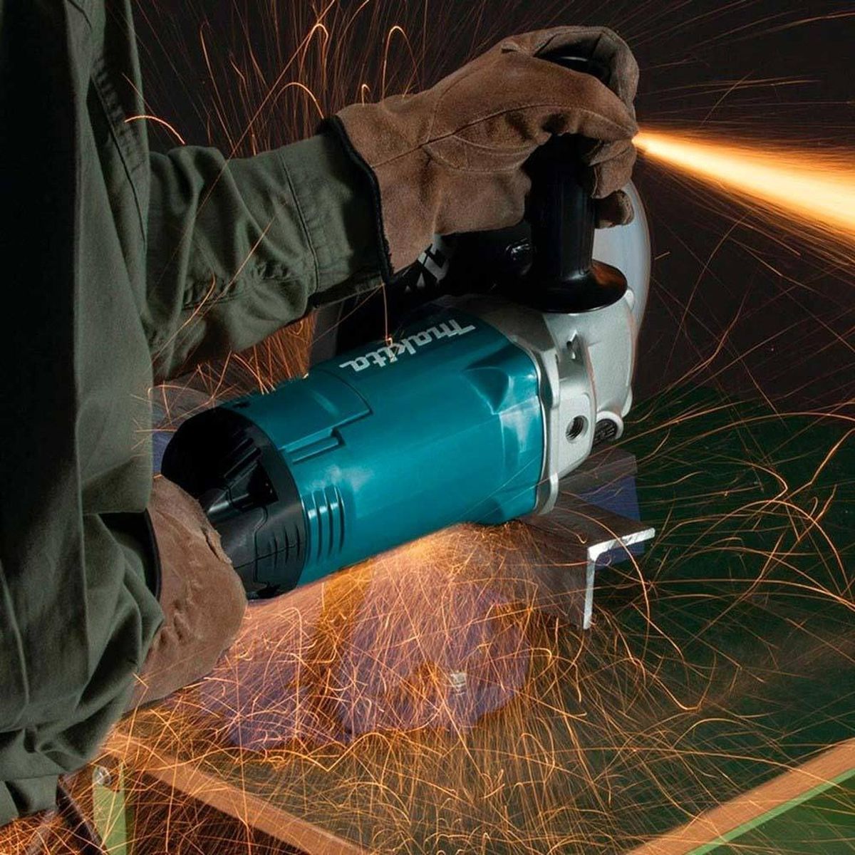 MAKITA - Amoladora Makita GA9060  9" 2200W Profesional Industrial