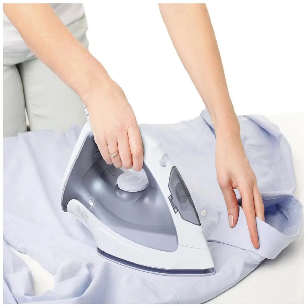 OSTER - Plancha a Vapor OSTER GCSTBS3802 Blanco Perla