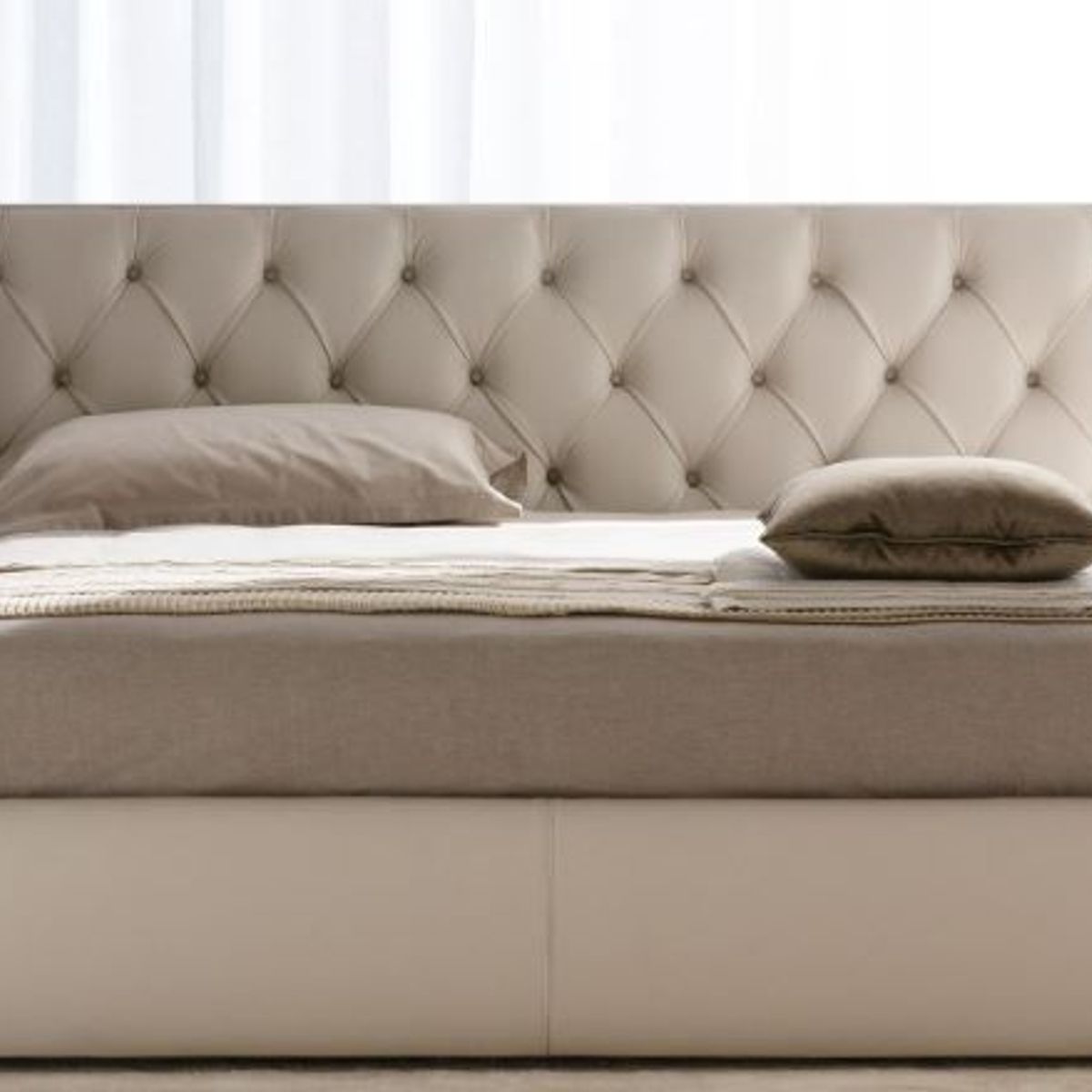 GENERICO - Cama Box Tarima + Cabecera Room Beige Queen