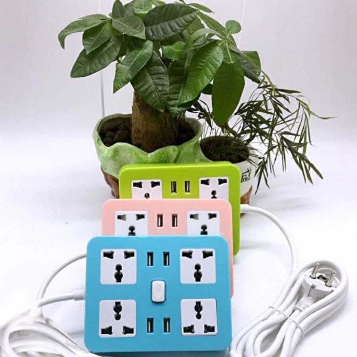 GENERICO - EXTENSION  MULTIPLE RECTANGULAR  4 TOMAS UNIVERSALES + 4 TOMAS USB