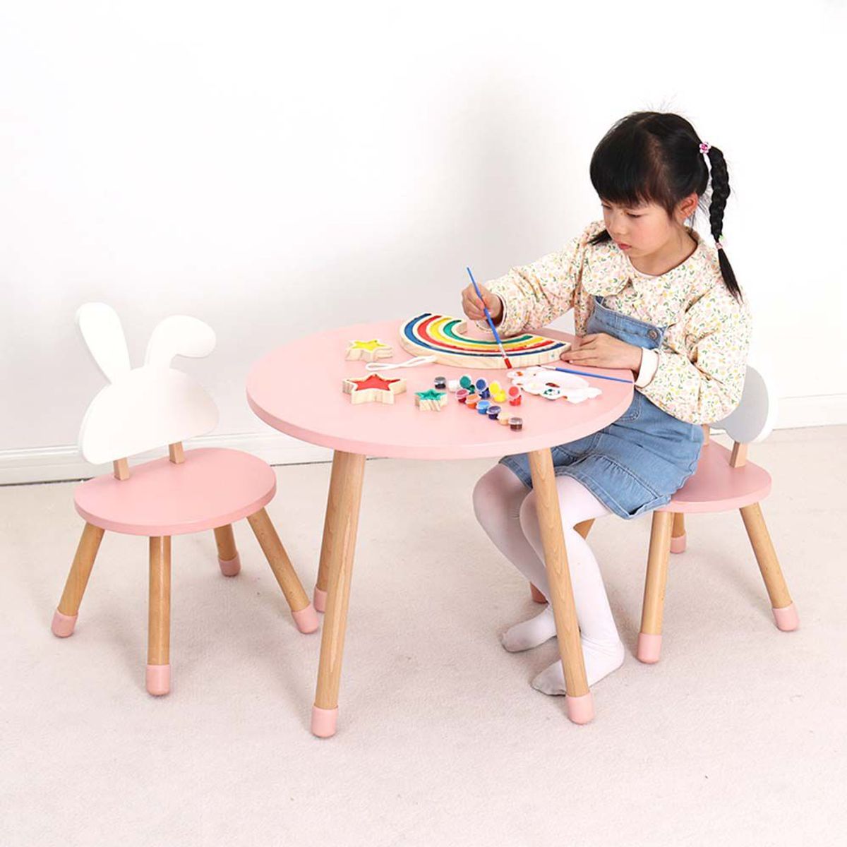 BABYKISS - SET DE MESA Y SILLAS MONTESSORI DISEÑO CONEJO ROSA BLANCO