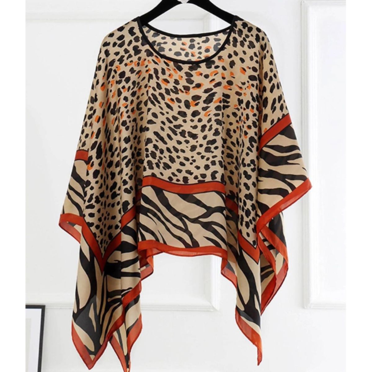 KAST PE - Blusa Chal Medarda tunica corta Estampado Leopardo Clásico