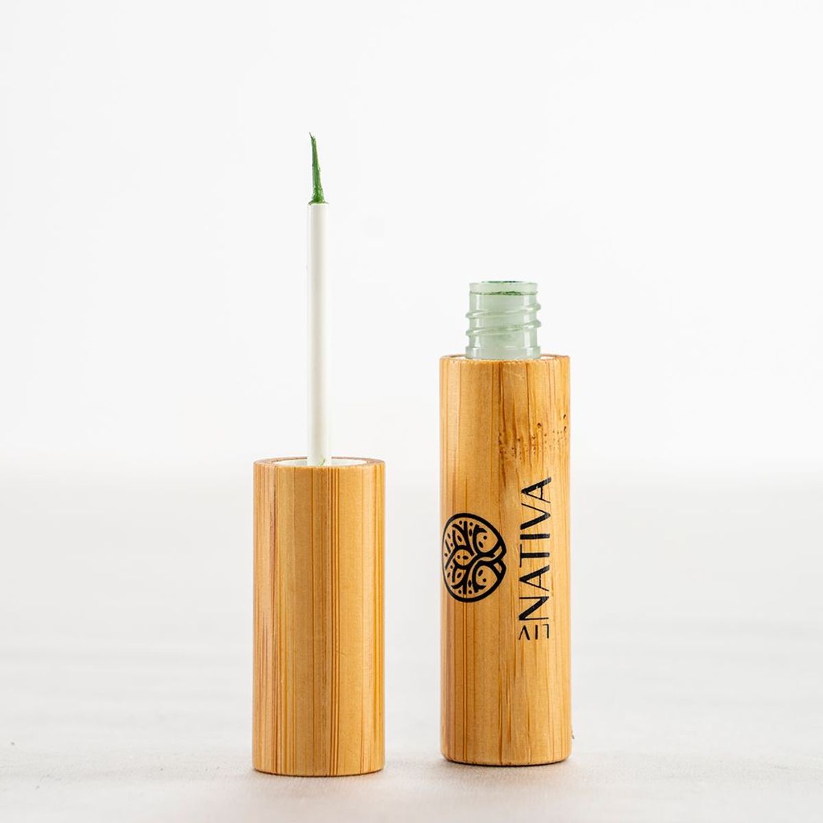 LIV NATIVA - Delineador de ojos eco-natural Dào 3 grs Olivia green