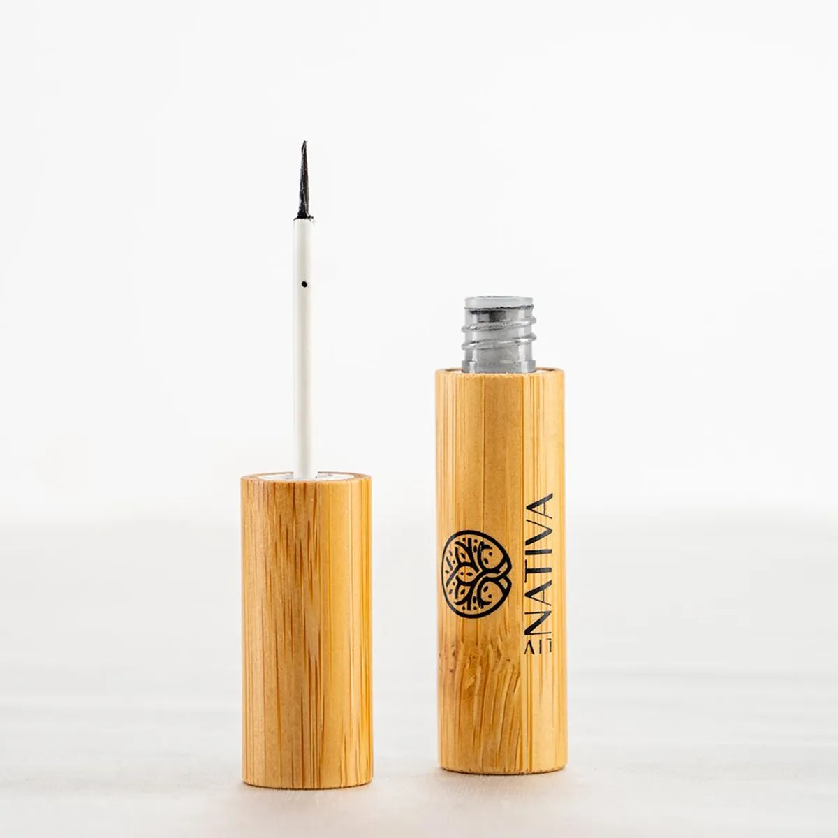 LIV NATIVA - Delineador de ojos eco-natural Dào 3 grs Only black