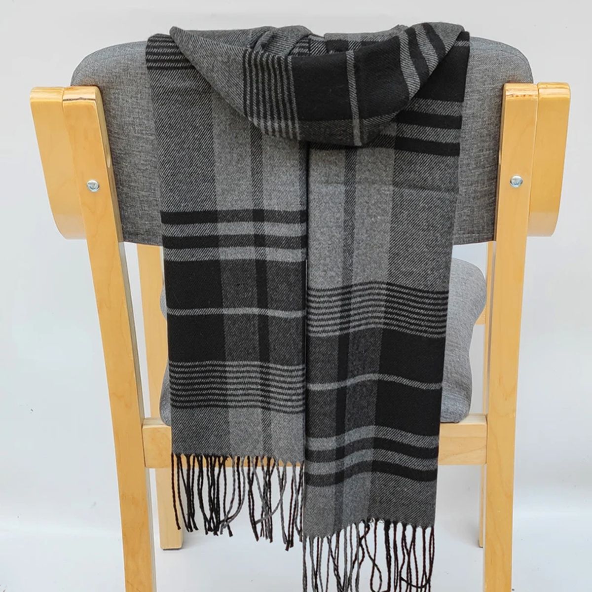 KAST PE - Bufanda chalina Unisex Gwen Negro con Gris 175 x 35cm