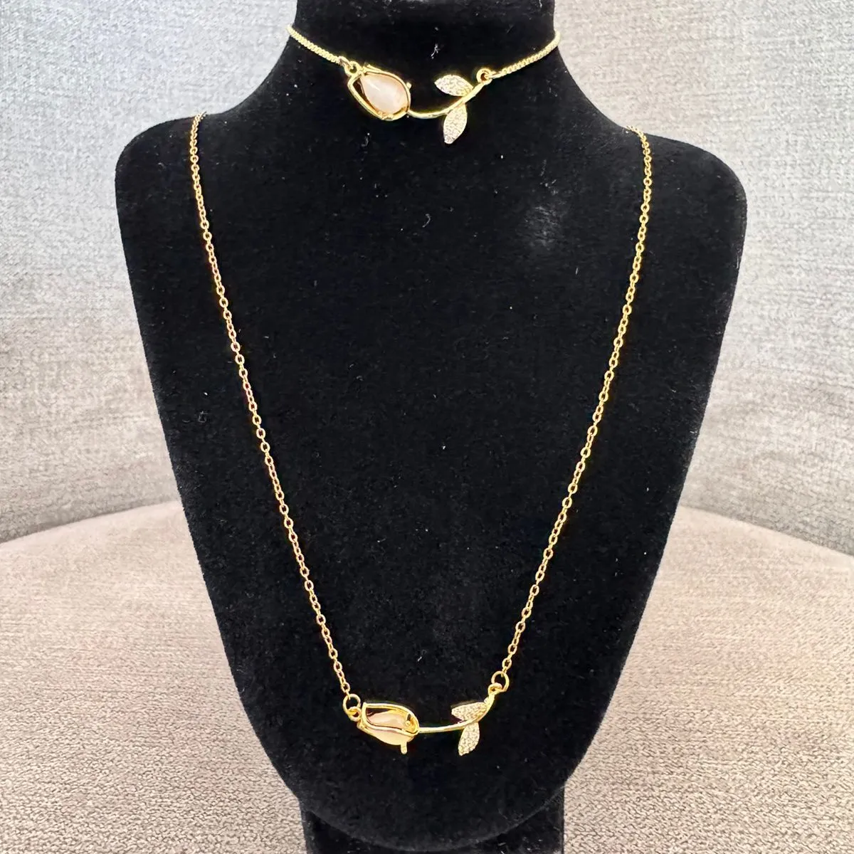 GENERICO - Collar y pulsera de tulipán dorado y blanco para mujeres y niñas