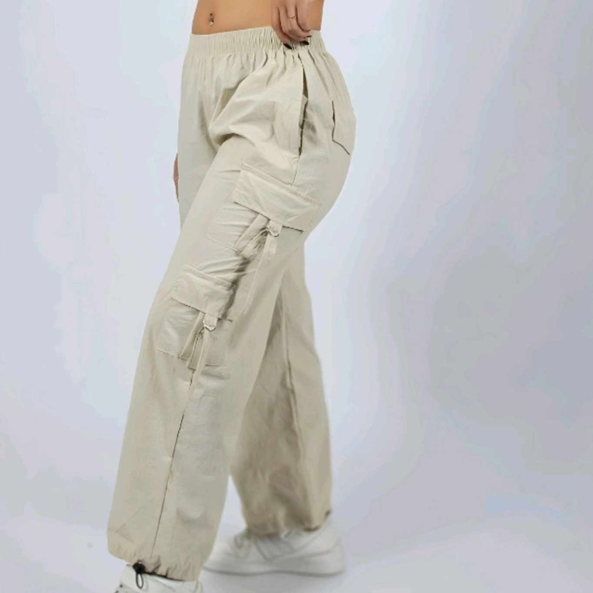 ENKI - Pantalón Cargo Parachic 6X Para Mujer