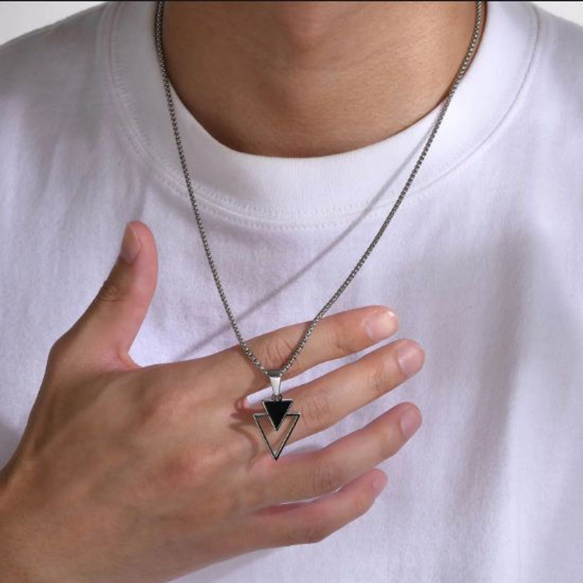 GENERICO - Collar Cadena de Acero Inoxidable Plateado Triangulo