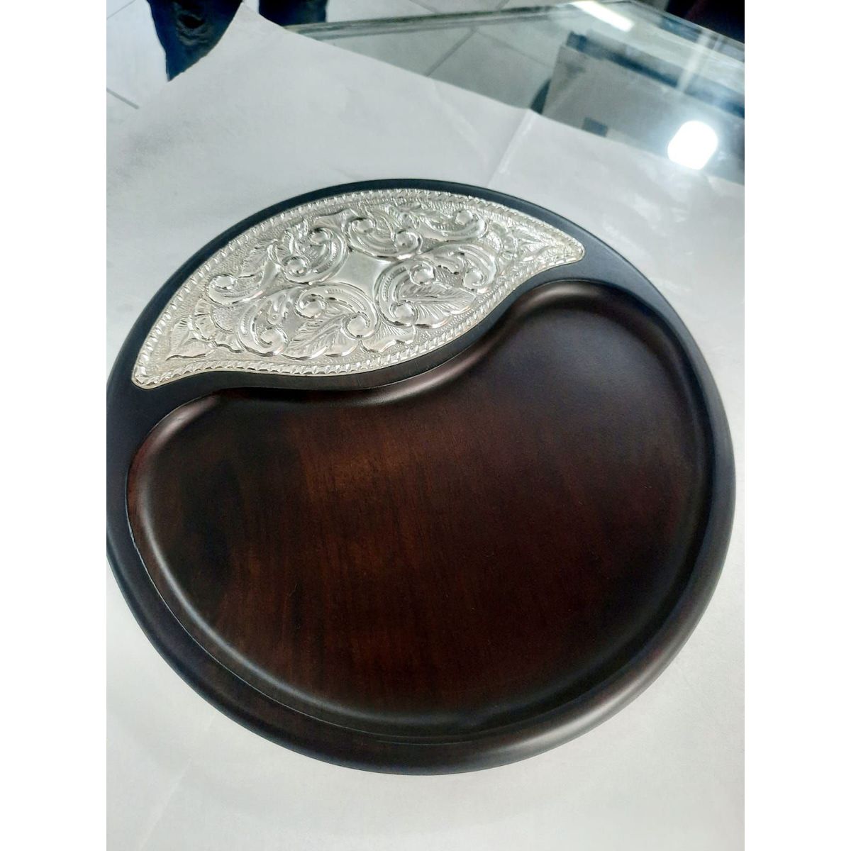 PERUVIANE - Plato de madera para piqueo con diseño de plat..950 de 25 cm