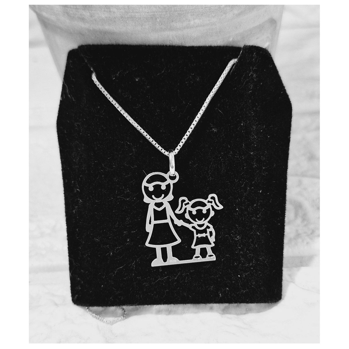 FERNANDA ROMERO JOYAS Y ACCESORIOS - Collar "Mamá y Niña"  Tierno y Hermoso elaborado en Plata Nacional