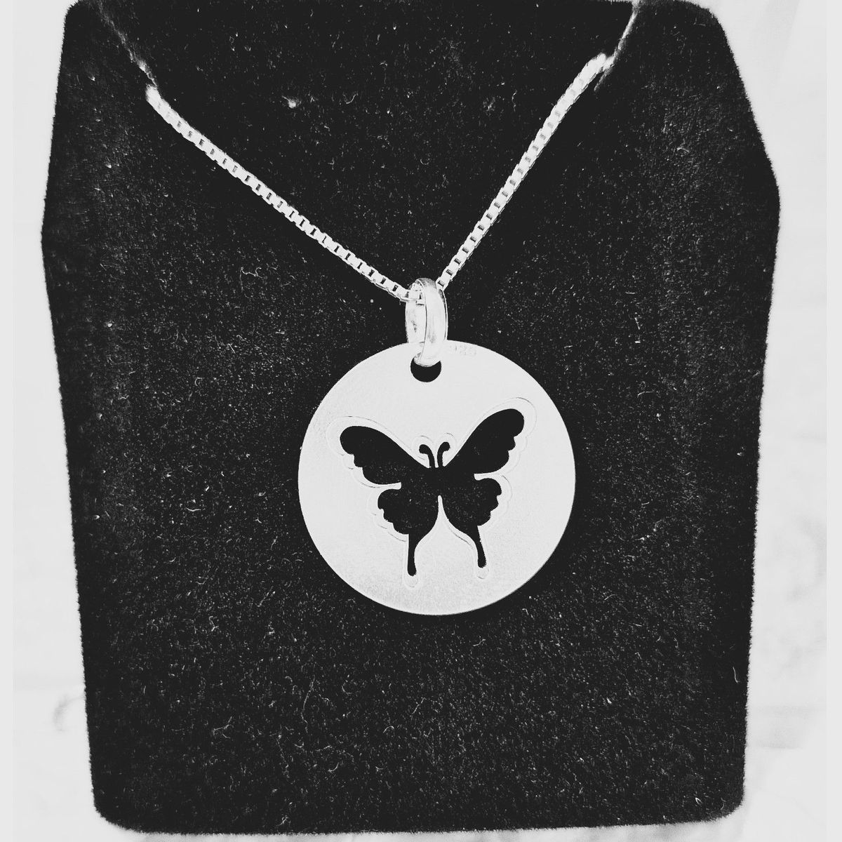 FERNANDA ROMERO JOYAS Y ACCESORIOS - Collar Mariposa Resiliencia y Voluntad elaborado en Plata Nacional