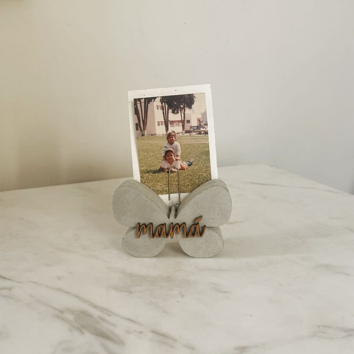 MADAME CIMENT - PORTAFOTO MARIPOSA MAMÁ - MADAME CIMENT