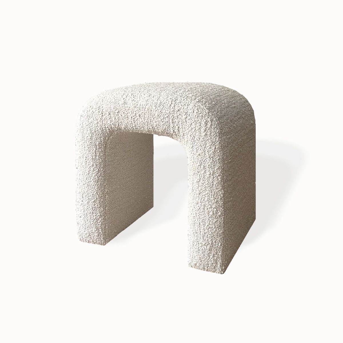 DECORATI - Puff Boucle en U color blanco hueso