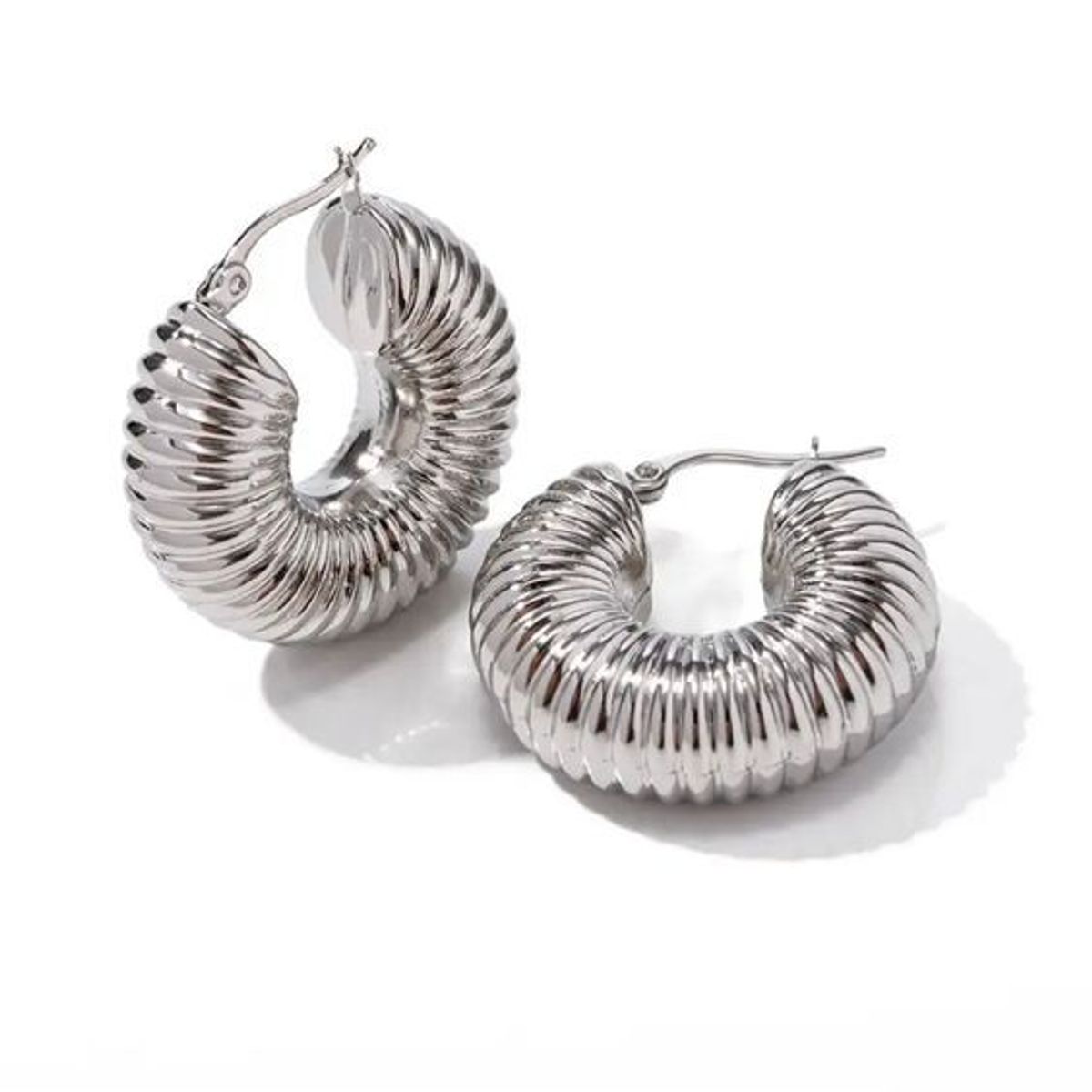 FERGUELLE - Aretes Hoop de Acero Inoxidable Donnut Plateado - Ferguelle