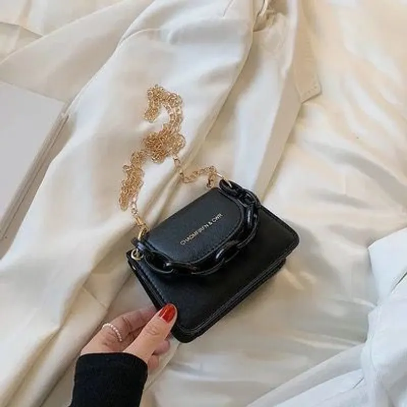 GENERICO - CARTERA MINI CON CADENA