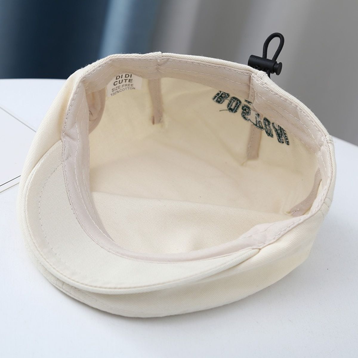 KAST PE - Boina Boston Ivory Ajustable 52 cm para Niños de 2 a 5 años