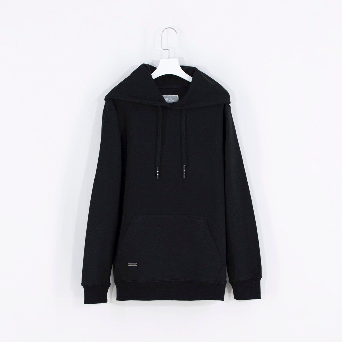 BHEVSK - Polera capucha basica negro