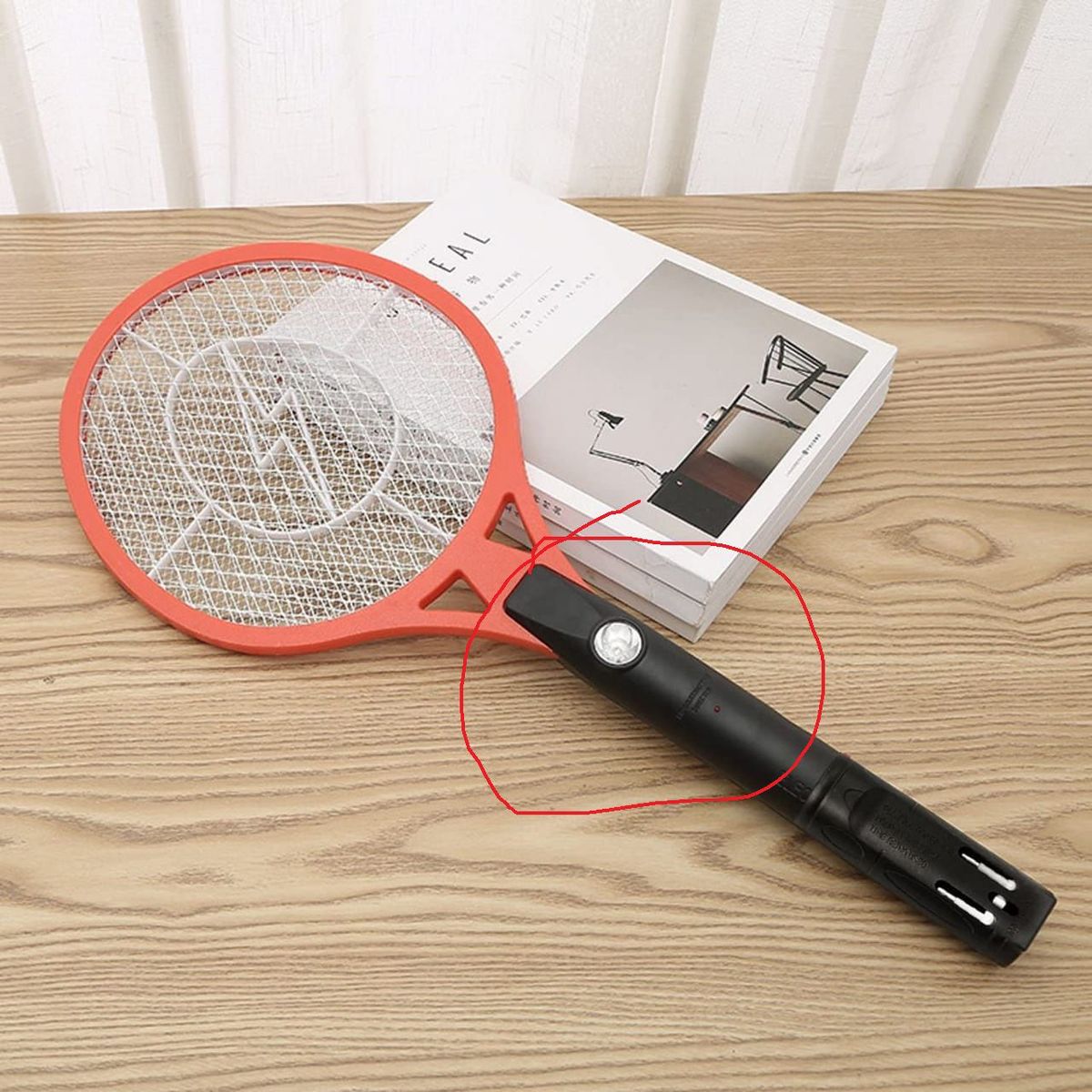 GENERICO - RAQUETA ELÉCTRICA RECARGABLE MATA MOSCAS Y DEMÁS INSECTOS