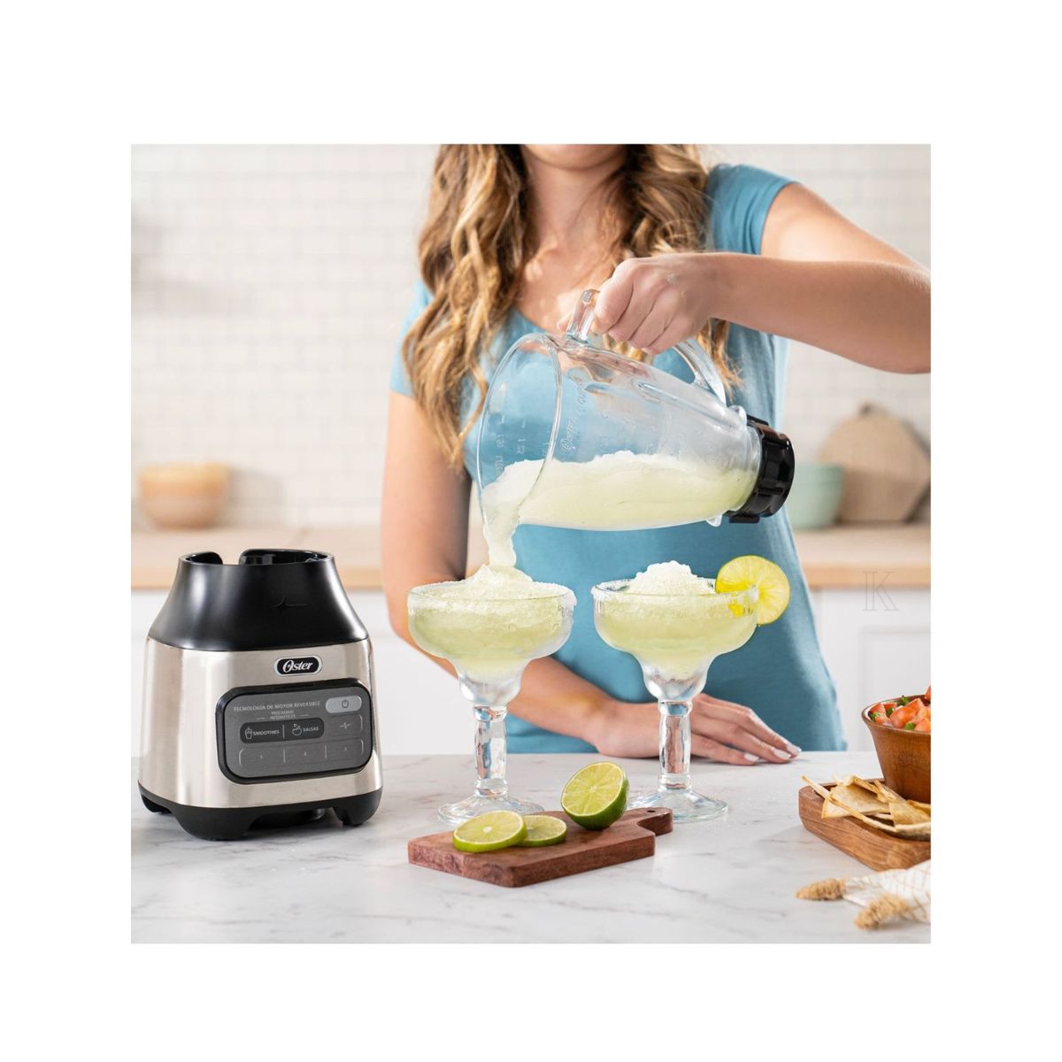 OSTER - Licuadora Reversible Digital de 800W Oster