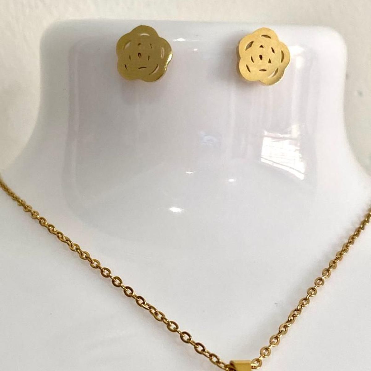 GENERICO - Collar y aretes de corazon y flor