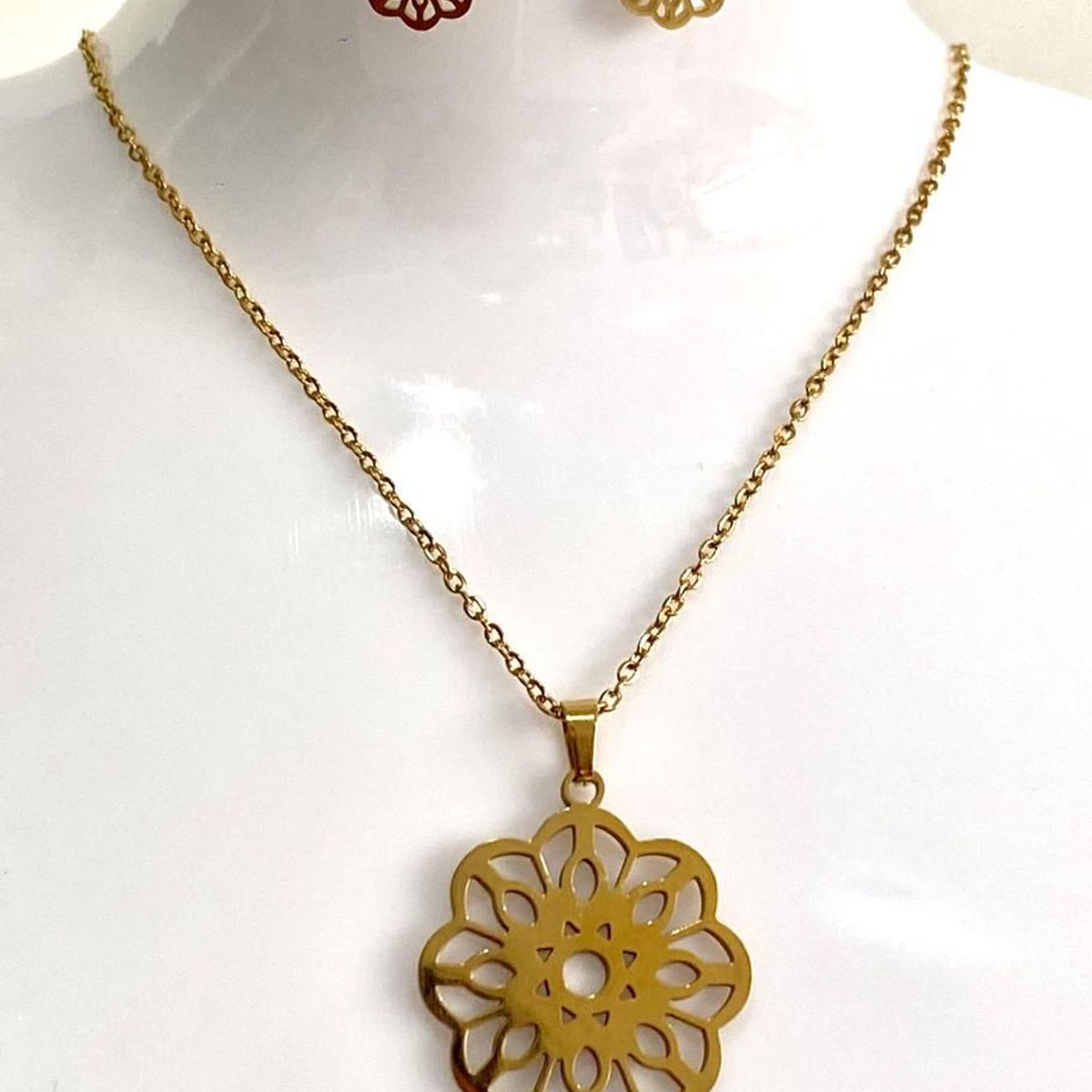 GENERICO - Collar y aretes flor de verano