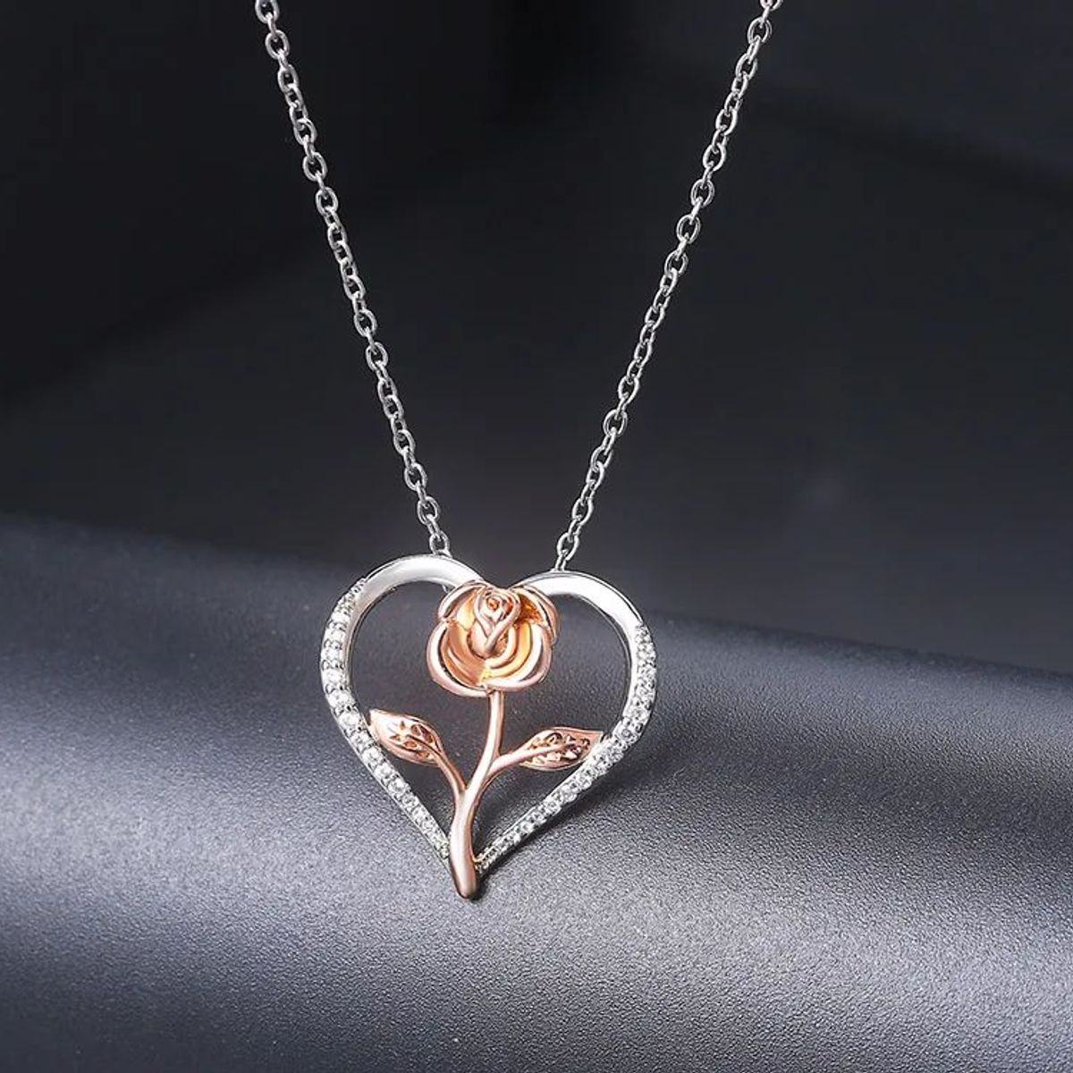 LA TIENDA 88 JOYAS Y ACCESORIOS - La Tienda 88 - Collar Mujer Rosa Bañado en Oro de 18k - Blanco