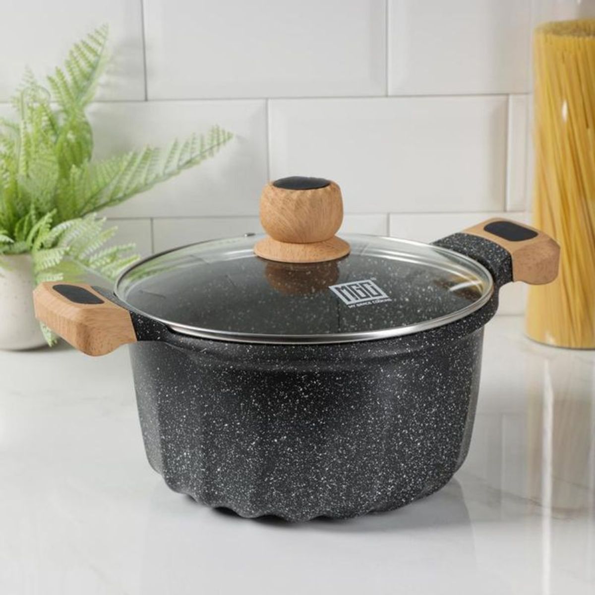 PENTHA - Juego De Olla Roca Volcanica Antiadherente 9pcs Color Negro - MGC