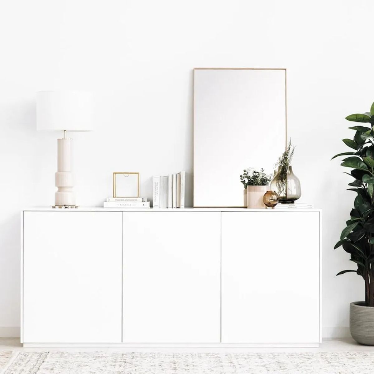 TU MESITA - Aparador Moderno Mikela 3 puertas color Blanco TU MESITA