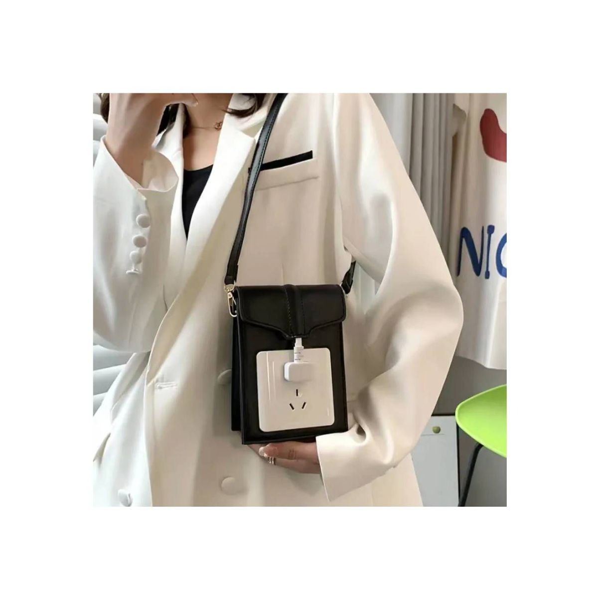 GENERICO - Bolso Femenino con Diseño de Enchufe + Mini Alisador Blanco