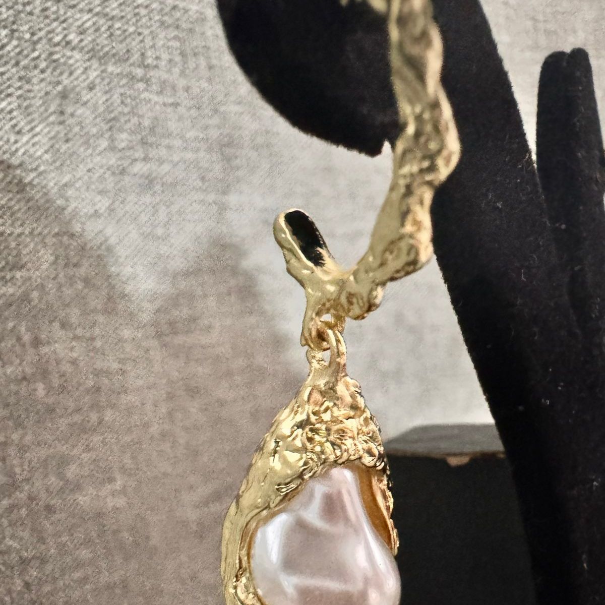 GENERICO - Aretes perlas colgante con borde dorado cultivadas de agua dulce