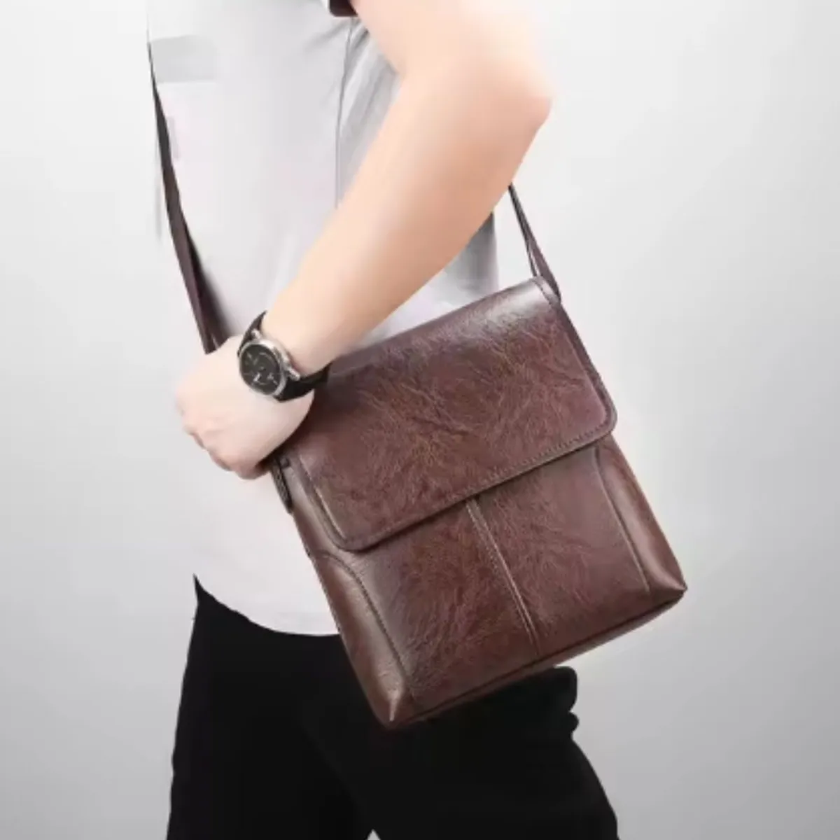 JEEP - Morral Para Hombres De Diseño Elegante -  JEEP BULUO Cuero PU.CAFE