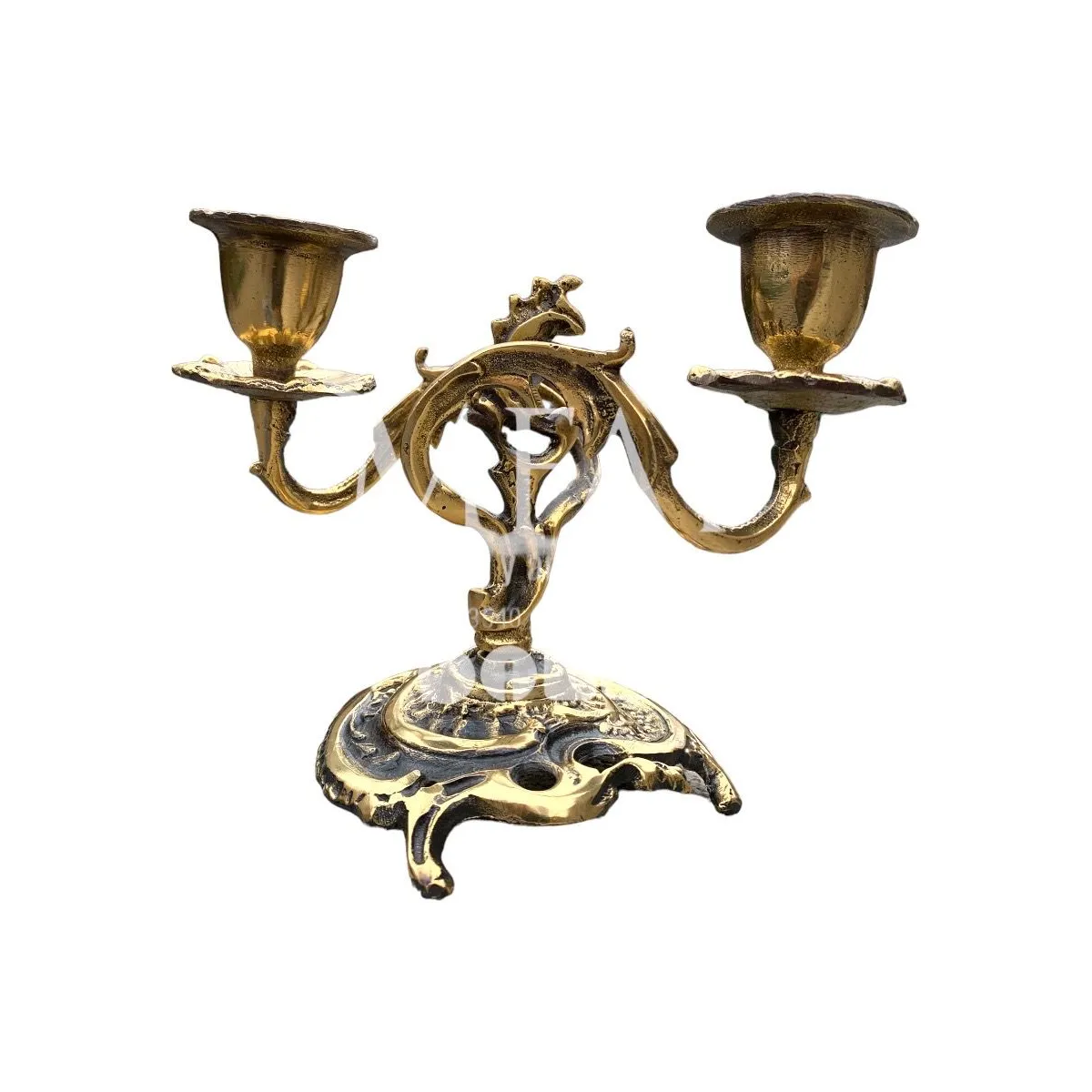 MFAP BRONCERIA Y ANTIGUEDADES - candelabro de dos velas cruzado en bronce envejecido