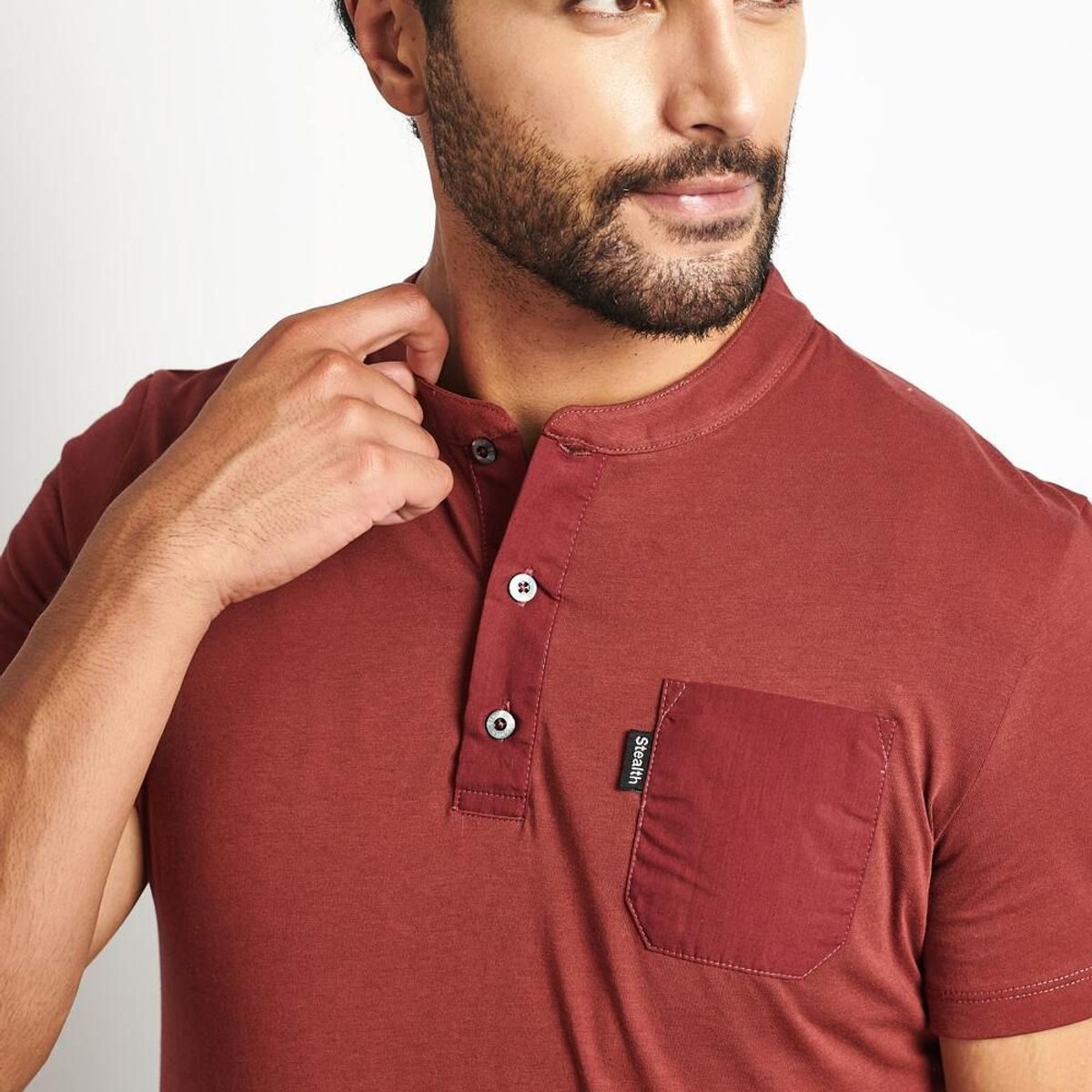 STEALTH - Polo Manga Corta Cuello Henley Hombre Stealth