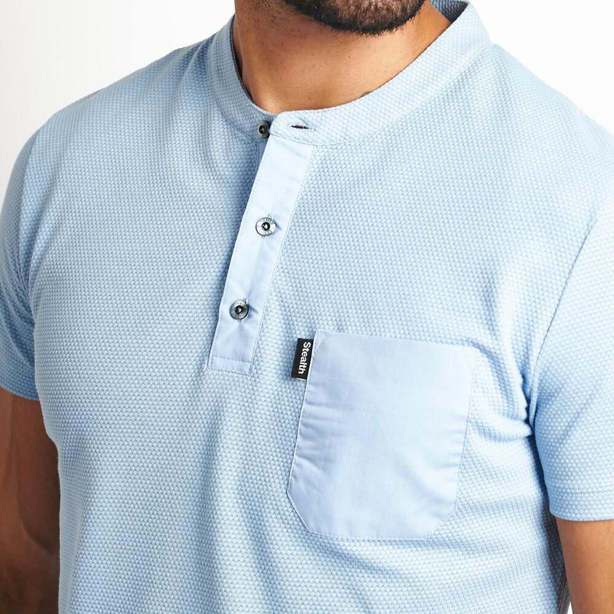 STEALTH - Polo Manga Corta Cuello Henley Hombre Stealth
