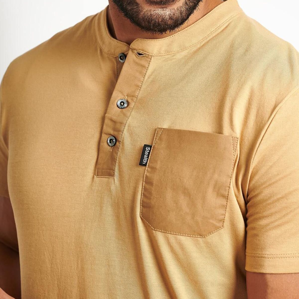 STEALTH - Polo Manga Corta Cuello Henley Hombre Stealth