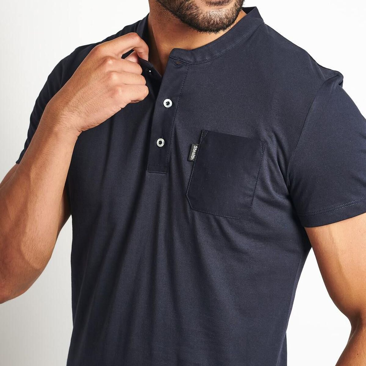 STEALTH - Polo Manga Corta Cuello Henley Hombre Stealth