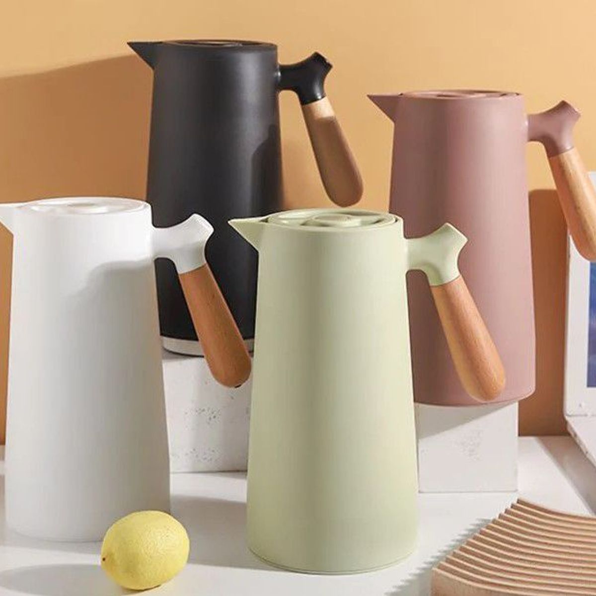 GENERICO - Jarra Termo Estilo Europeo Color Rojo 1 L