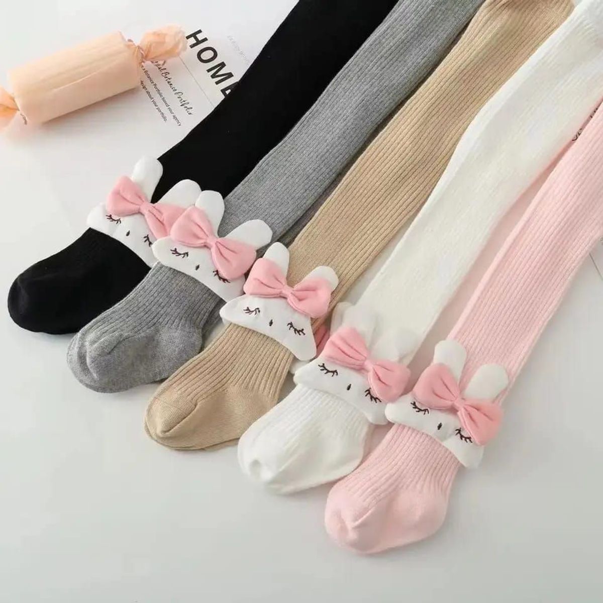 GENERICO - Panty Niña con Detalle Conejo 3D Gris Oscuro 4-6 Años